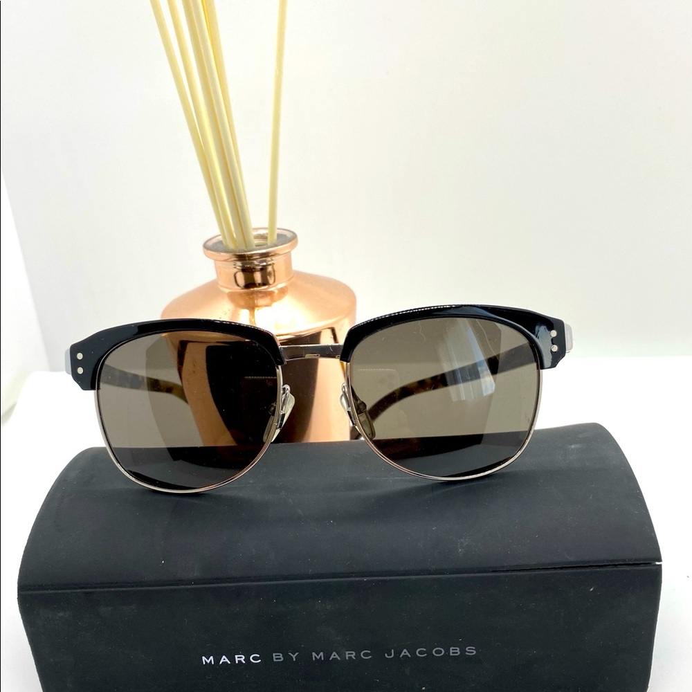 Marc by Marc Jacob Wayferer style sunglasses